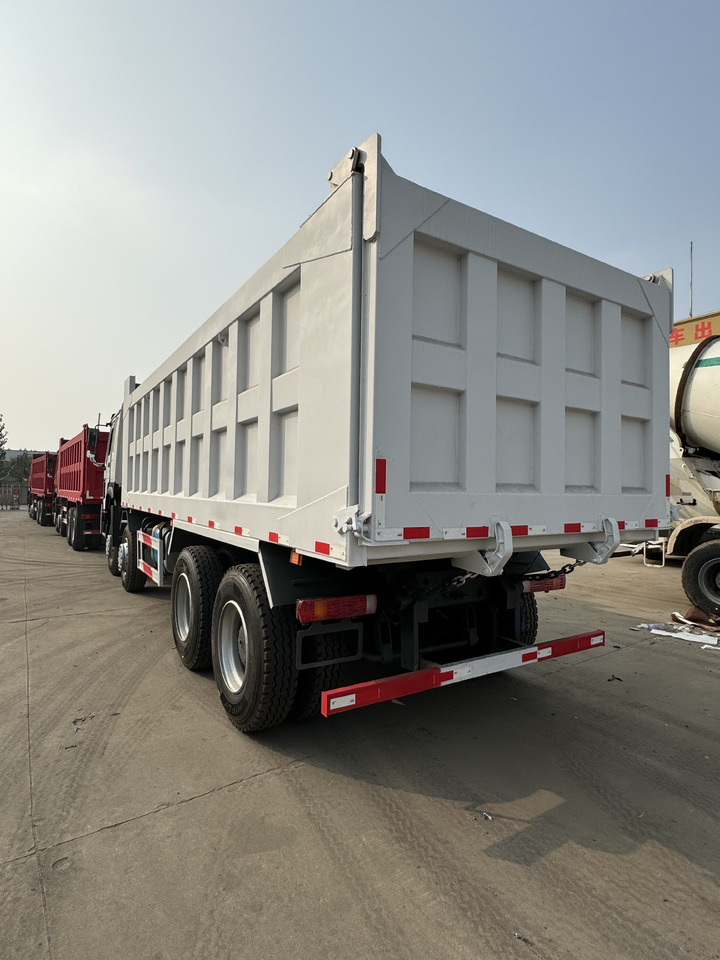 HOWO 8x4 - Внедорожный самосвал: фото 3 HOWO 8x4 - Внедорожный самосвал: фото 3