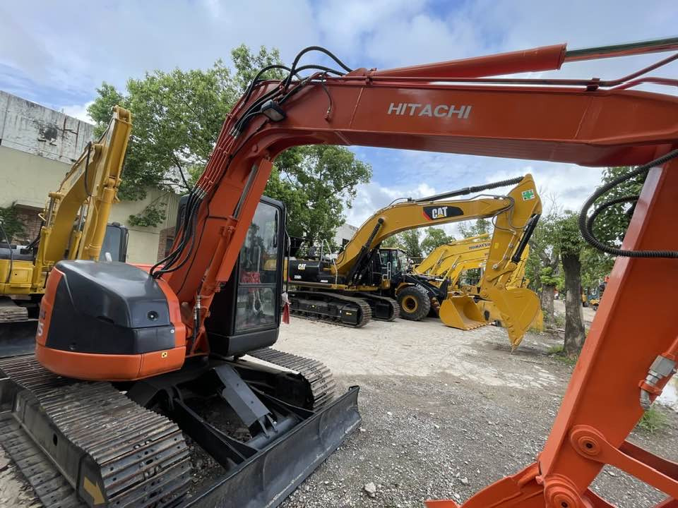 Hitachi ZAXIS 75 - Мини-экскаватор: фото 1 Hitachi ZAXIS 75 - Мини-экскаватор: фото 1