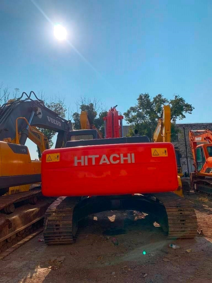 Hitachi Zaxis 240 - Гусеничный экскаватор: фото 3 Hitachi Zaxis 240 - Гусеничный экскаватор: фото 3