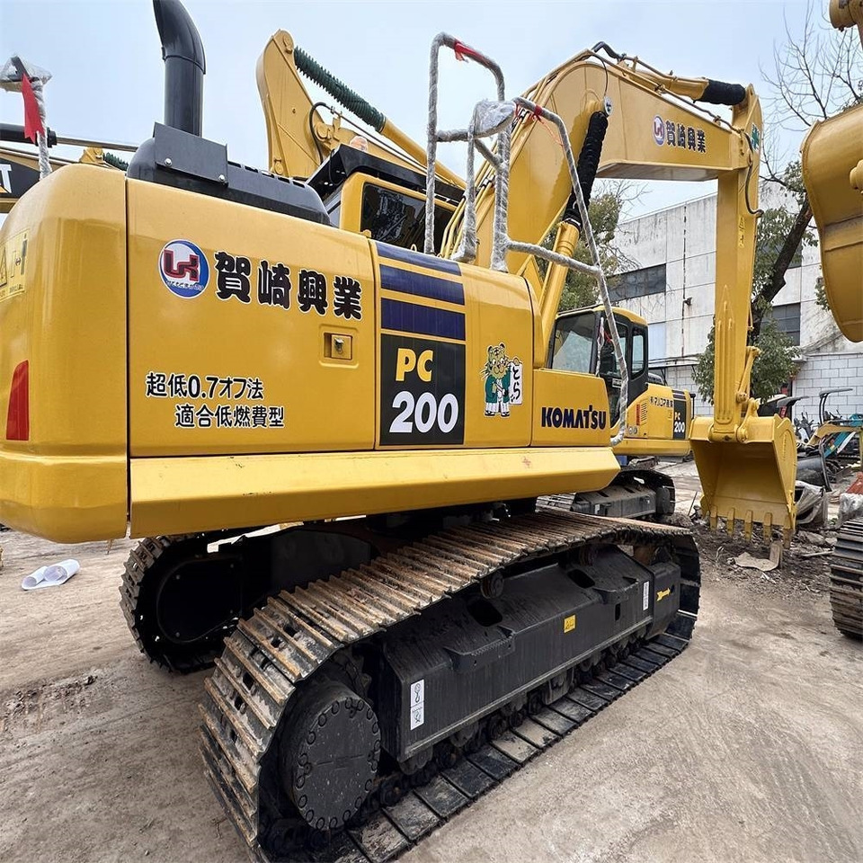 Komatsu PC 200 - Гусеничный экскаватор: фото 1 Komatsu PC 200 - Гусеничный экскаватор: фото 1