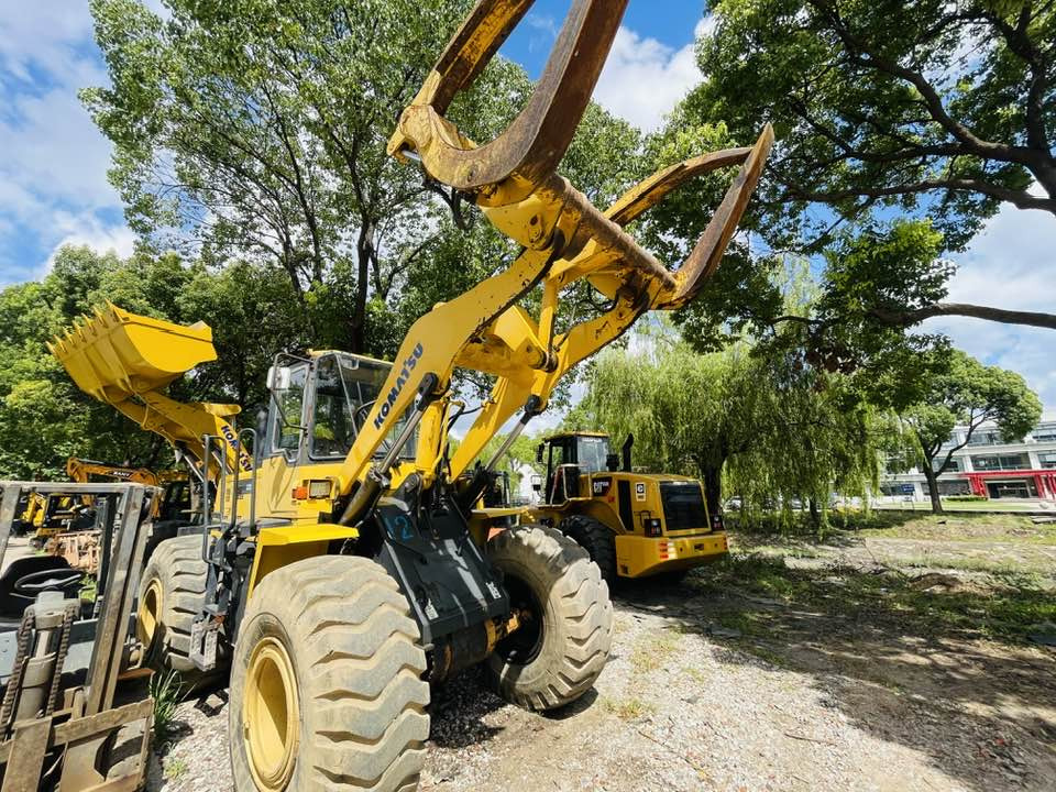 Колёсный погрузчик Komatsu WA320: фото 8