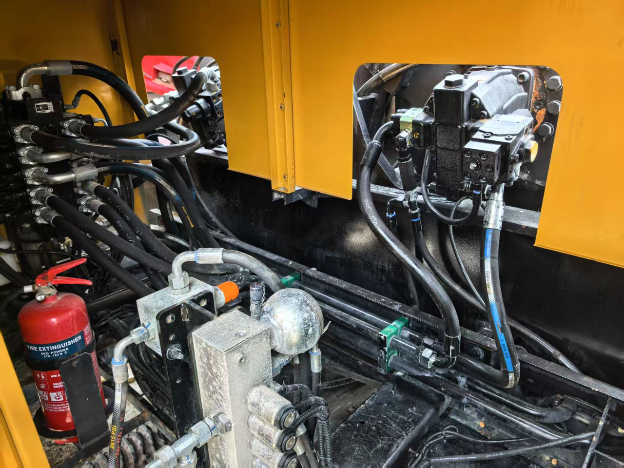 SANY SCC1000A-6 - Гусеничный кран: фото 3 SANY SCC1000A-6 - Гусеничный кран: фото 3