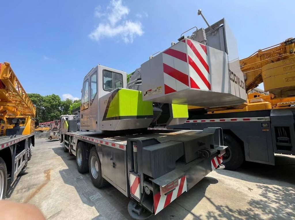 Zoomlion ZTC251V  - Мобильный кран: фото 3 Zoomlion ZTC251V  - Мобильный кран: фото 3