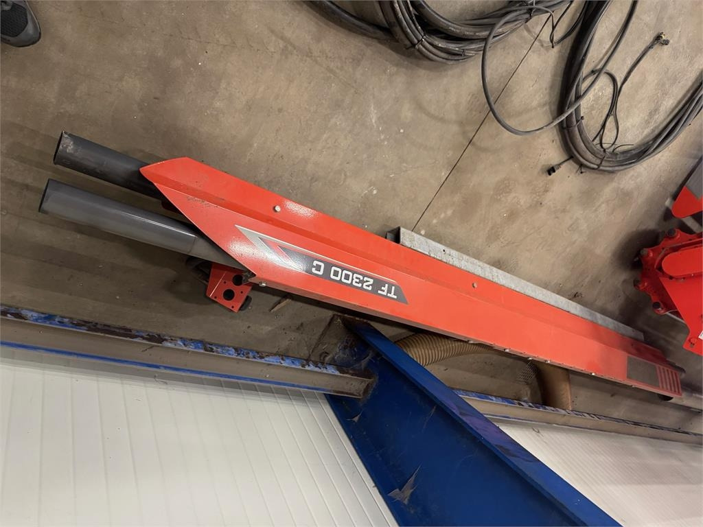 Kuhn TF 2300 C ISOBUS - Цистерна: фото 4 Kuhn TF 2300 C ISOBUS - Цистерна: фото 4