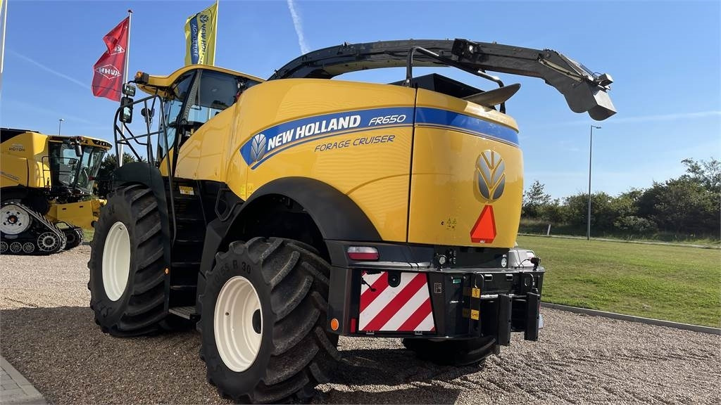 New Holland FR650 T4B - Кормоуборочный комбайн: фото 4 New Holland FR650 T4B - Кормоуборочный комбайн: фото 4