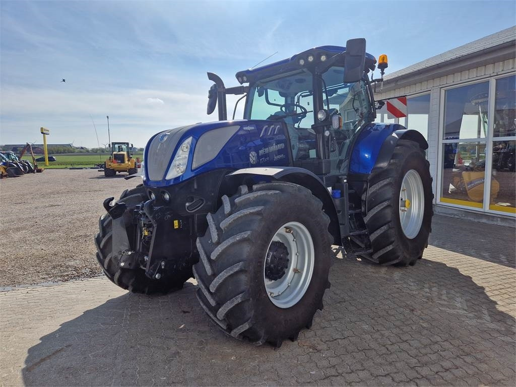 New Holland T7.270AC STAGE V - Трактор: фото 2 New Holland T7.270AC STAGE V - Трактор: фото 2
