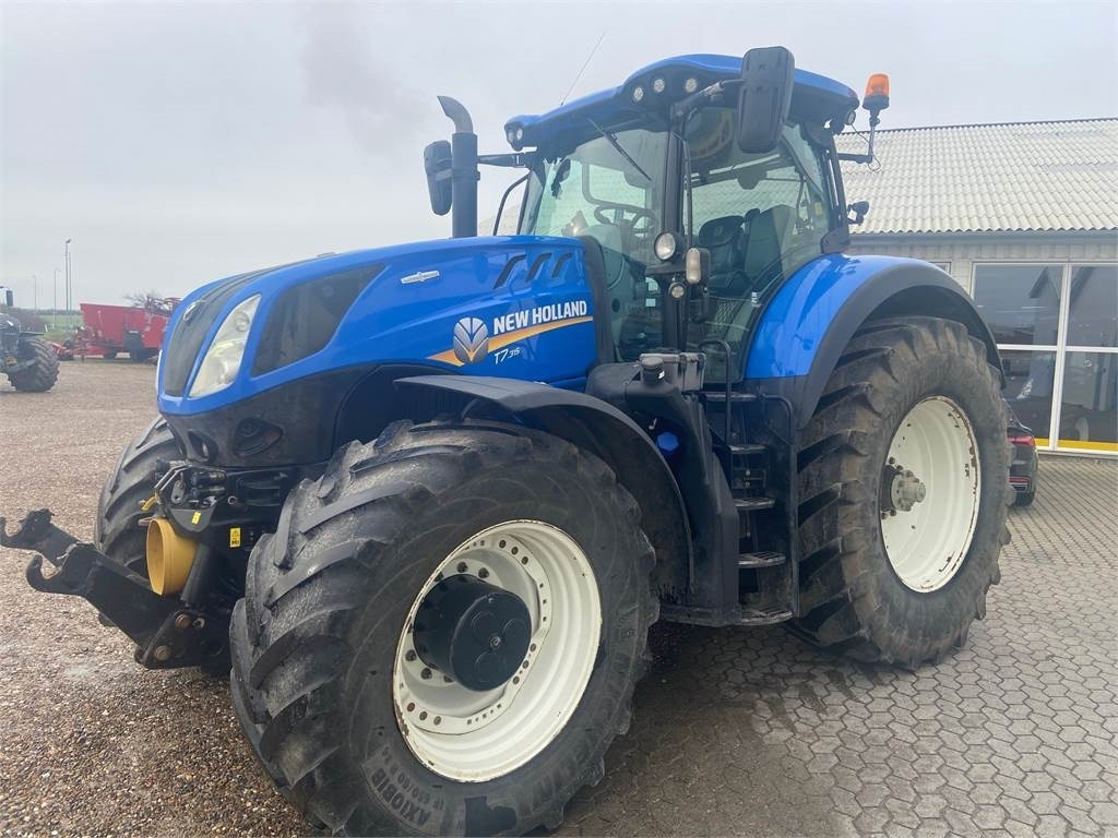 New Holland T7.315 AC - Трактор: фото 2 New Holland T7.315 AC - Трактор: фото 2