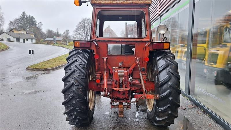 Case IH 824 - Трактор: фото 4 Case IH 824 - Трактор: фото 4