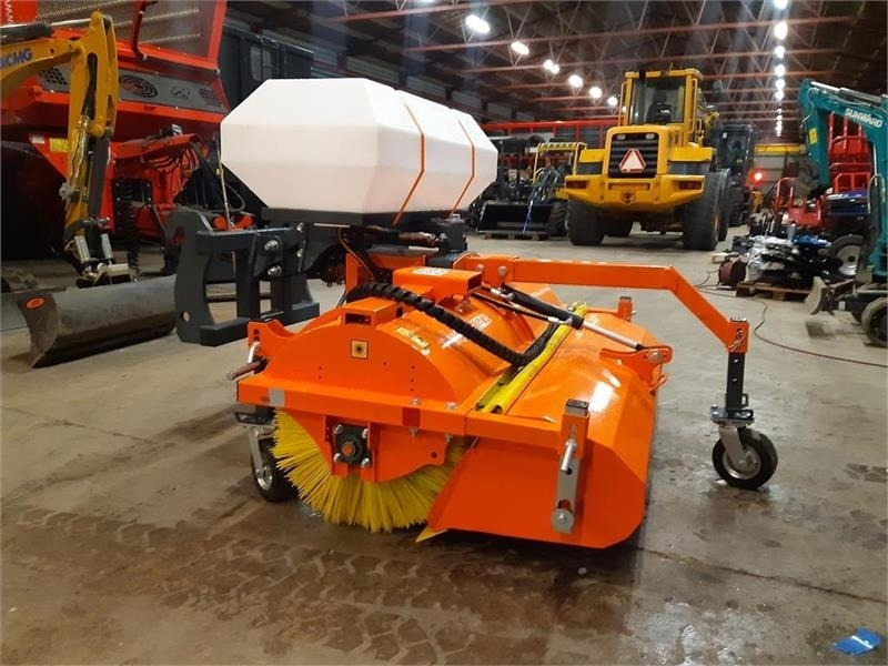 Eurotrac Moderntech - Щетка: фото 1 Eurotrac Moderntech - Щетка: фото 1
