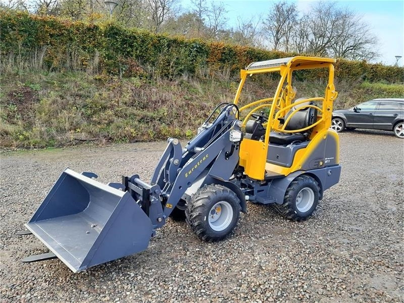 Eurotrac W11 - Компактный фронтальный погрузчик: фото 2 Eurotrac W11 - Компактный фронтальный погрузчик: фото 2