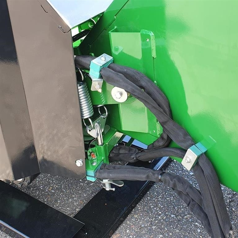 - - - FLISHUGGER TIL TRAKTOR KAPACITET OP TIL Ø25 - Измельчитель древесины: фото 4 - - - FLISHUGGER TIL TRAKTOR KAPACITET OP TIL Ø25 - Измельчитель древесины: фото 4