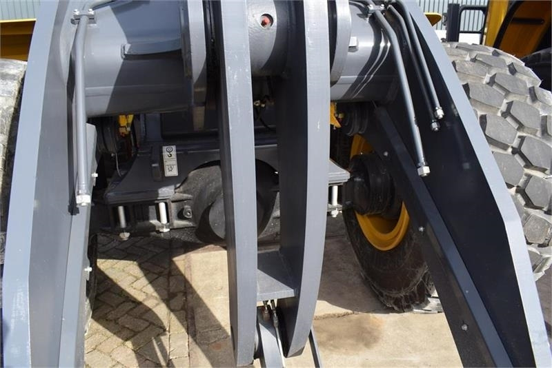 Колёсный погрузчик XCMG XC975EV: фото 7