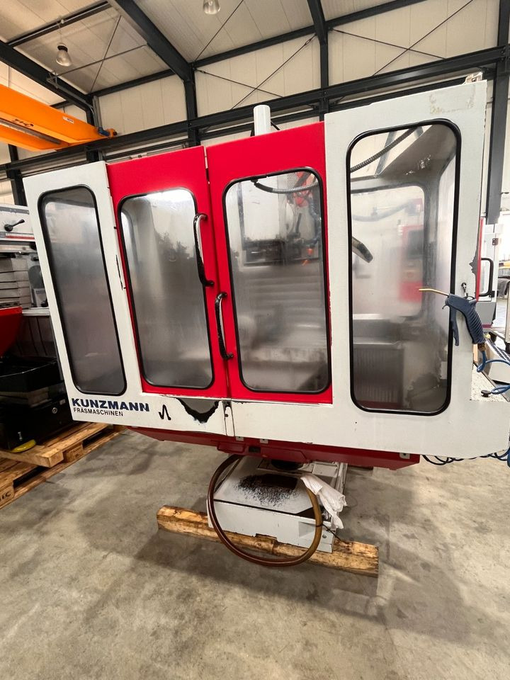Werkzeugfräsmaschine Fräsmaschine KUNZMANN WF 4/3 TNC124 - Фрезерный станок по металлу: фото 1 Werkzeugfräsmaschine Fräsmaschine KUNZMANN WF 4/3 TNC124 - Фрезерный станок по металлу: фото 1