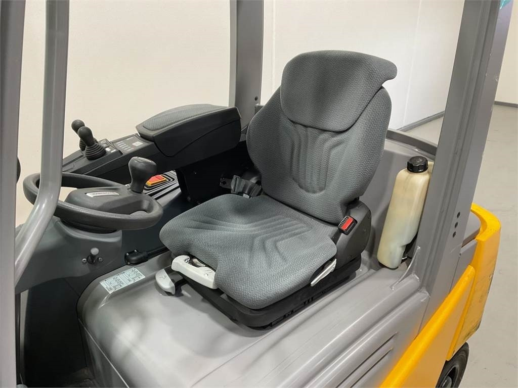 Jungheinrich EFG 320 - Электропогрузчик: фото 5 Jungheinrich EFG 320 - Электропогрузчик: фото 5