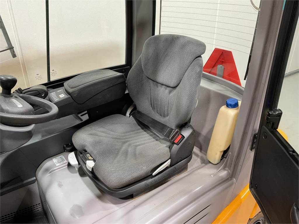 Jungheinrich EFG 320 - Электропогрузчик: фото 5 Jungheinrich EFG 320 - Электропогрузчик: фото 5