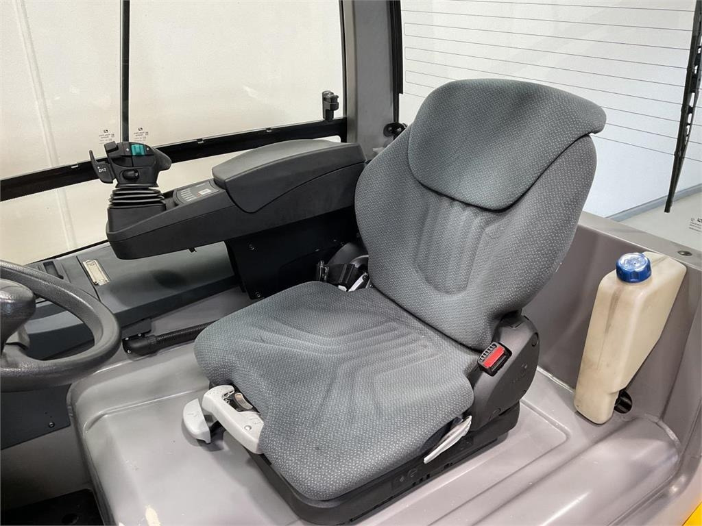 Jungheinrich EFG 425 K - Электропогрузчик: фото 5 Jungheinrich EFG 425 K - Электропогрузчик: фото 5