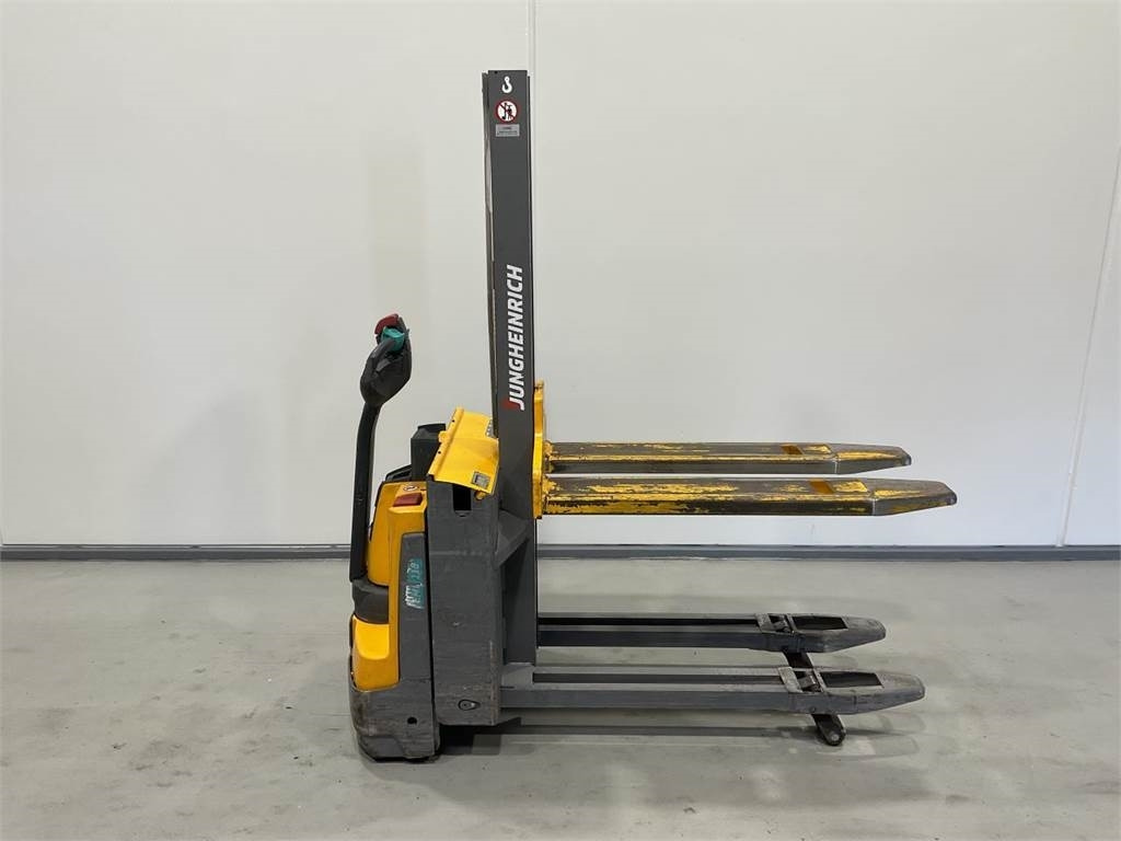 Jungheinrich EMD 118 - Штабелер: фото 1 Jungheinrich EMD 118 - Штабелер: фото 1