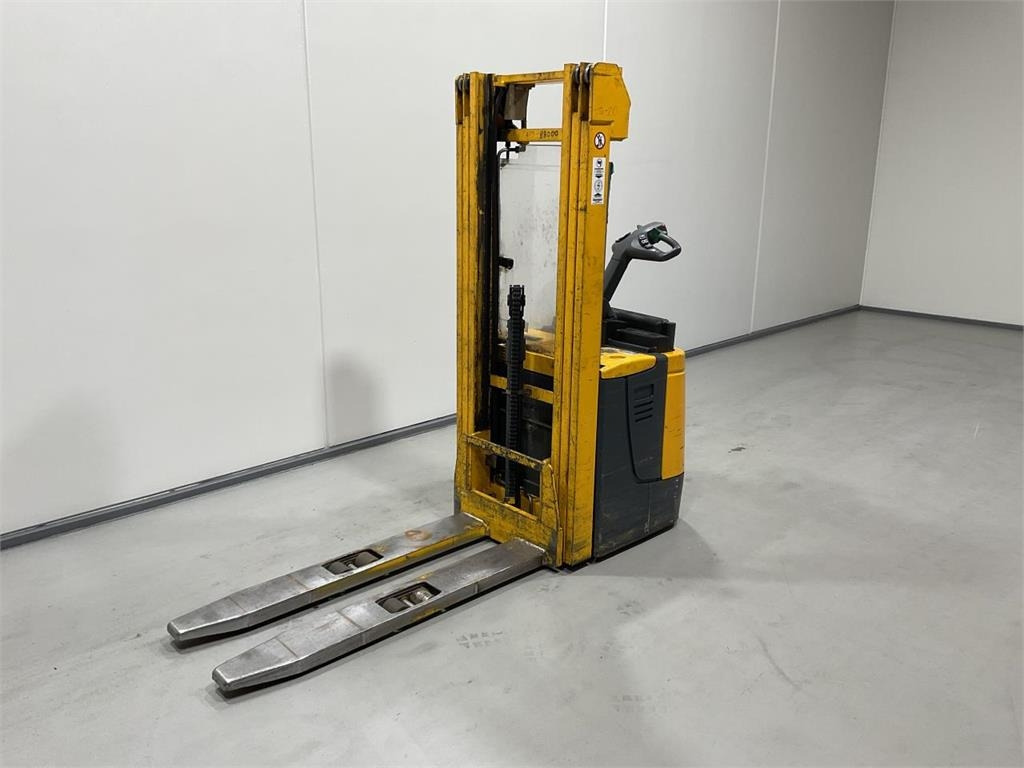 Jungheinrich ERC 214 - Штабелер: фото 4 Jungheinrich ERC 214 - Штабелер: фото 4