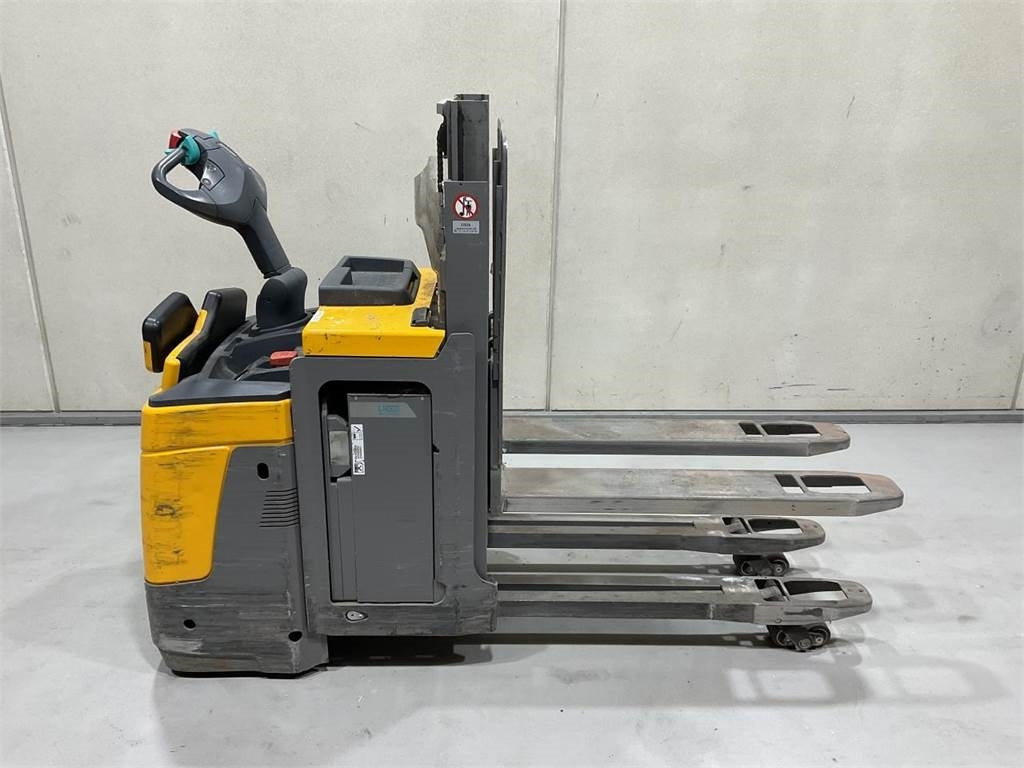 Jungheinrich ERD 220 - Штабелер: фото 1 Jungheinrich ERD 220 - Штабелер: фото 1