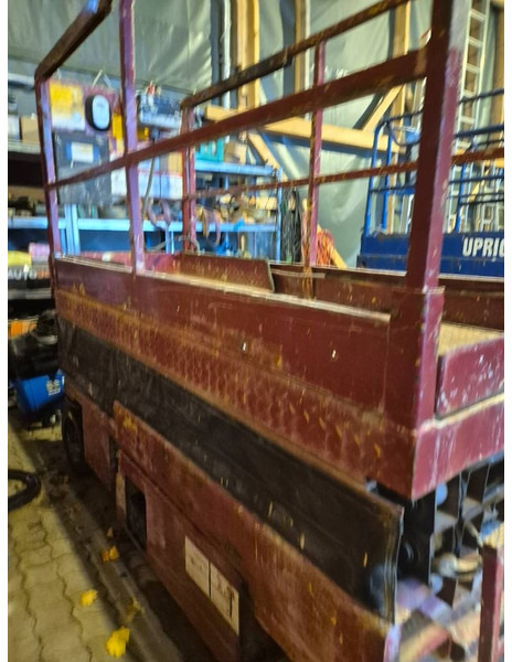 Grove 6-10 meter 2 persons lift - Ножничный подъемник: фото 5 Grove 6-10 meter 2 persons lift - Ножничный подъемник: фото 5