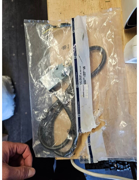 Télémécanique XCM-B515 - Ножничный подъемник: фото 1 Télémécanique XCM-B515 - Ножничный подъемник: фото 1