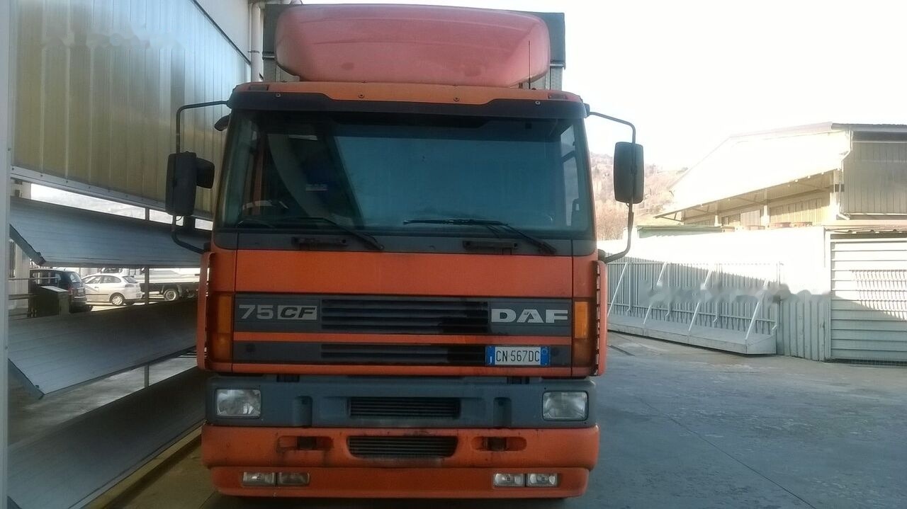 DAF CF 75.290 - Тентованный грузовик: фото 2 DAF CF 75.290 - Тентованный грузовик: фото 2