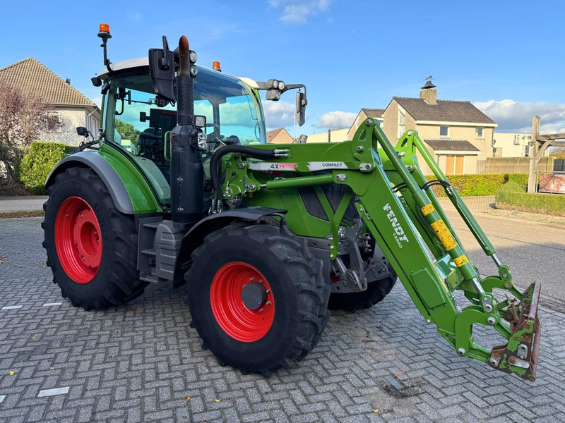 Fendt 313 Vario FendtOne + Fendt Cargo 4x75 - Трактор: фото 4 Fendt 313 Vario FendtOne + Fendt Cargo 4x75 - Трактор: фото 4