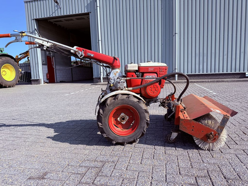 Honda F800 Veegmachine - Подметально-уборочная машина: фото 4 Honda F800 Veegmachine - Подметально-уборочная машина: фото 4