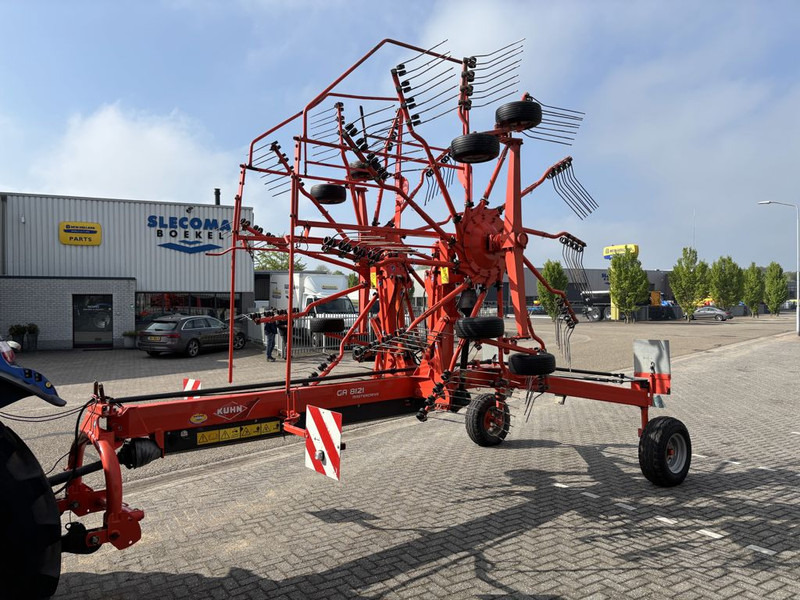 Kuhn GA8121 Cirkelhark - Сеноворошилка: фото 1 Kuhn GA8121 Cirkelhark - Сеноворошилка: фото 1