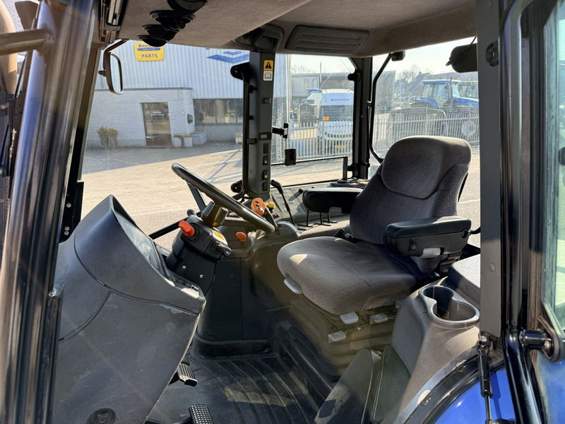 New Holland TM120 Range Command Fronthef + PTO - Трактор: фото 5 New Holland TM120 Range Command Fronthef + PTO - Трактор: фото 5
