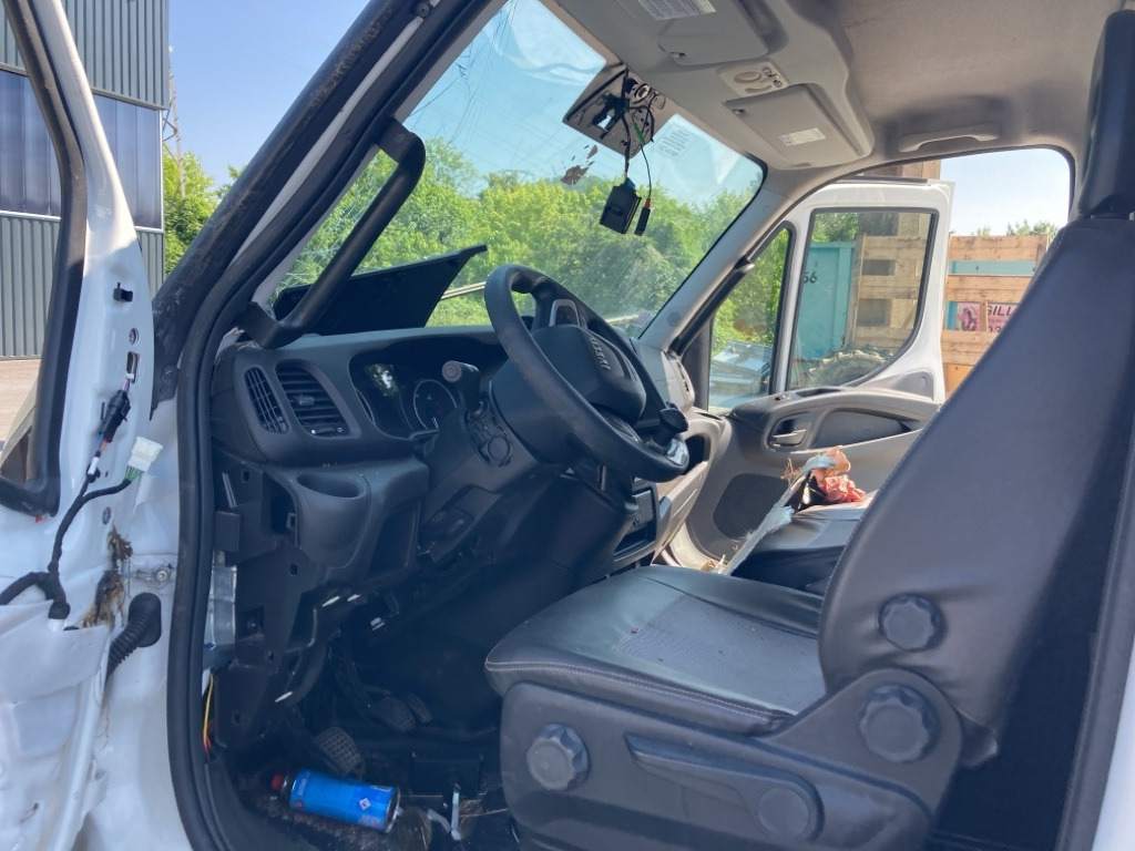 IVECO DAILY FOURGON 50C18 - Грузовик с подъемником: фото 4 IVECO DAILY FOURGON 50C18 - Грузовик с подъемником: фото 4