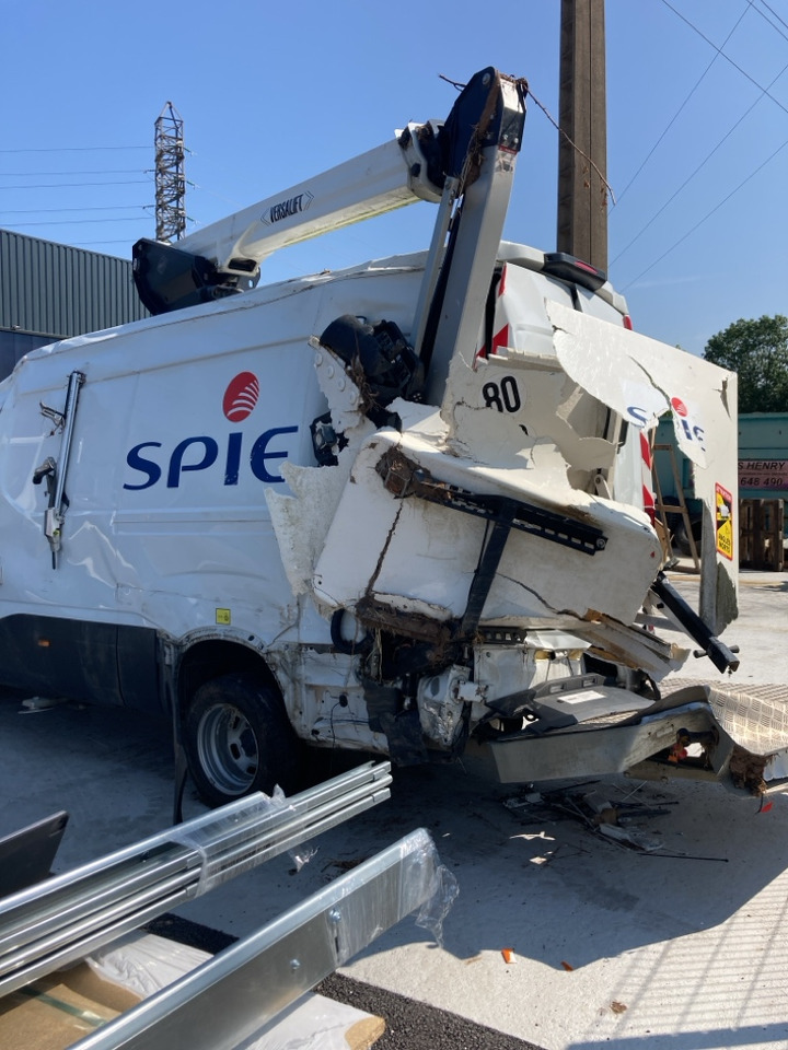 IVECO DAILY FOURGON 50C18 - Грузовик с подъемником: фото 5 IVECO DAILY FOURGON 50C18 - Грузовик с подъемником: фото 5