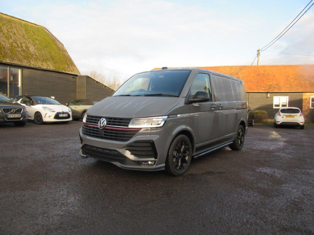 2025 Volkswagen Transporter Black Edition 2.0 BiDI 204 Sportline - Цельнометаллический фургон: фото 1 2025 Volkswagen Transporter Black Edition 2.0 BiDI 204 Sportline - Цельнометаллический фургон: фото 1