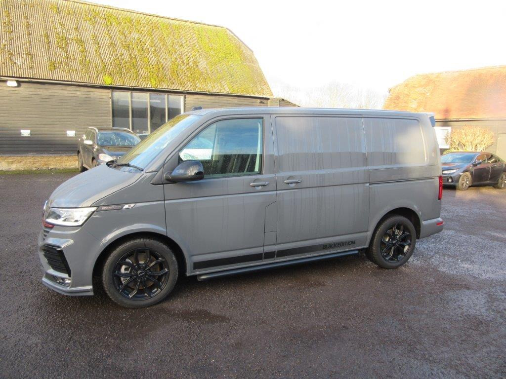 2025 Volkswagen Transporter Black Edition 2.0 BiDI 204 Sportline - Цельнометаллический фургон: фото 3 2025 Volkswagen Transporter Black Edition 2.0 BiDI 204 Sportline - Цельнометаллический фургон: фото 3