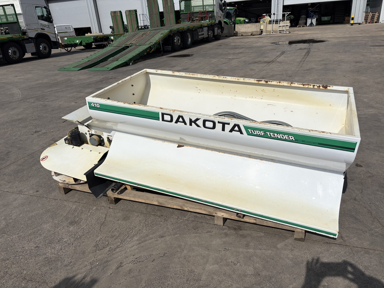 Dakota 410 Top Dresser to suit 2030A Pro Gator - Разбрасыватель удобрений: фото 2 Dakota 410 Top Dresser to suit 2030A Pro Gator - Разбрасыватель удобрений: фото 2