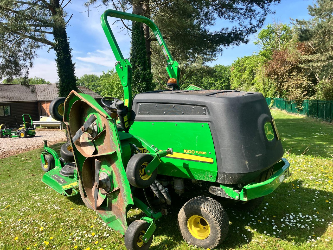 John Deere 1600T Wide Area Mower - Газонокосилка: фото 5 John Deere 1600T Wide Area Mower - Газонокосилка: фото 5