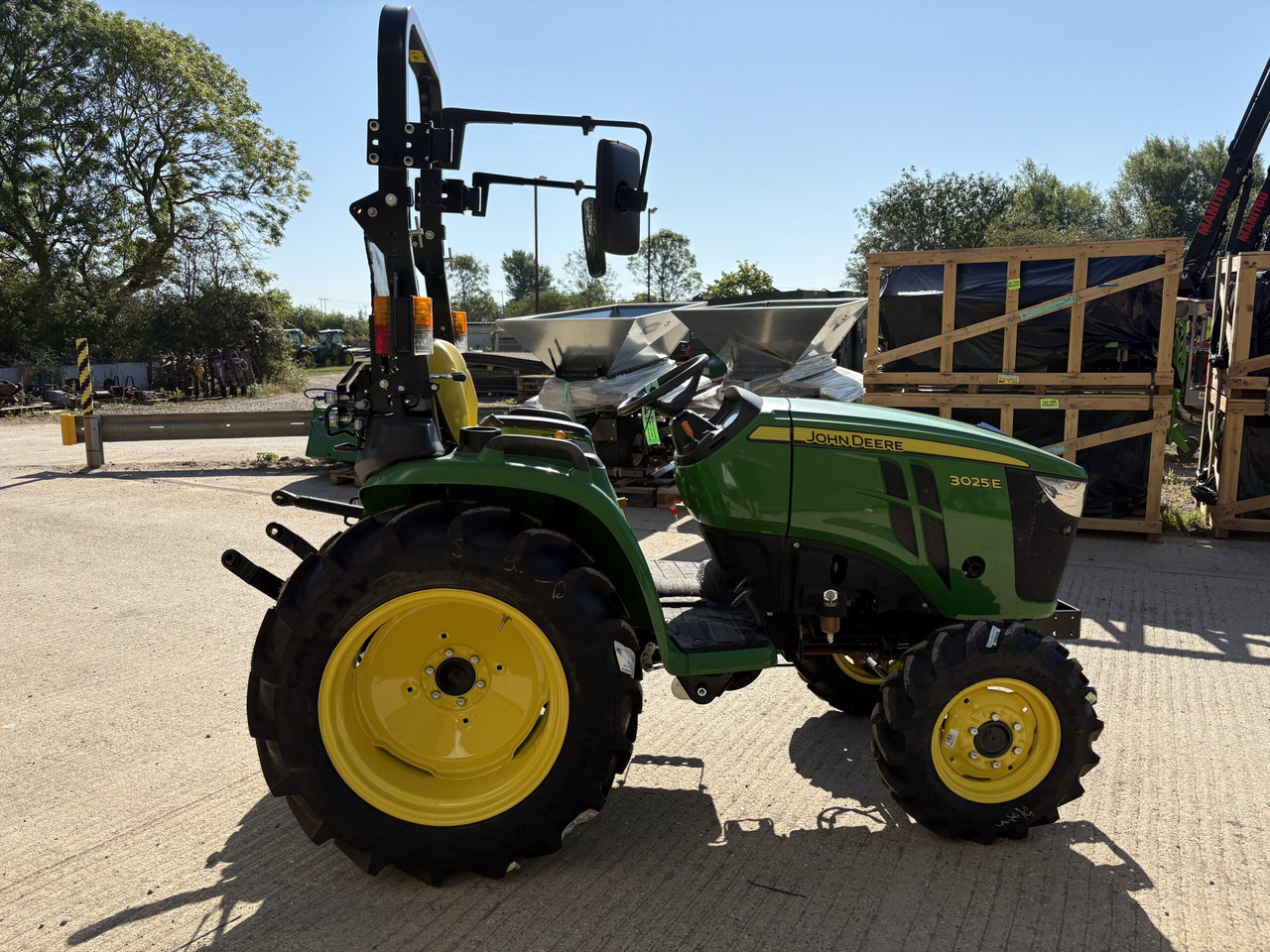 John Deere 3025E Compact Tractor - Минитрактор: фото 3 John Deere 3025E Compact Tractor - Минитрактор: фото 3