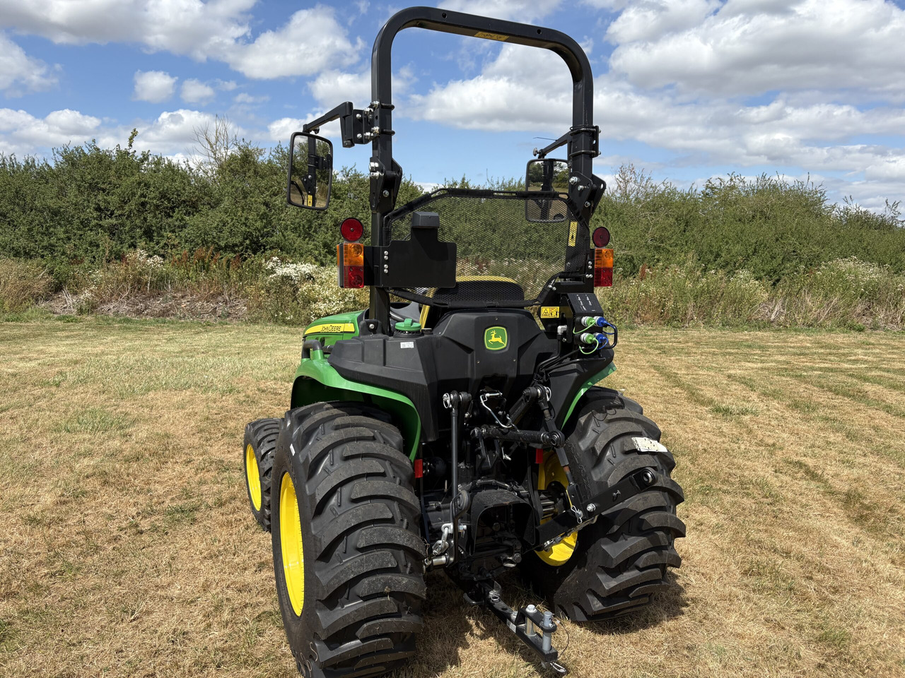 John Deere 3025E Compact Tractor - Минитрактор: фото 2 John Deere 3025E Compact Tractor - Минитрактор: фото 2