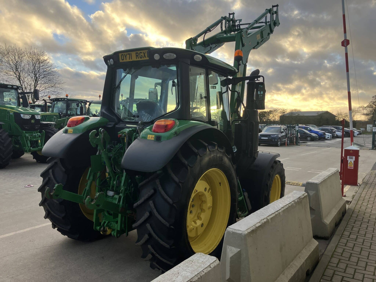 John Deere 6120M - Трактор: фото 5 John Deere 6120M - Трактор: фото 5