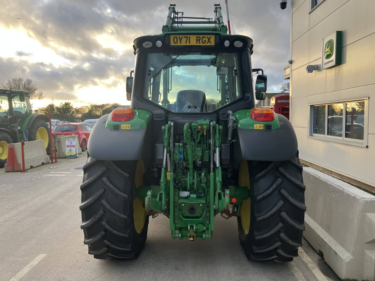 John Deere 6120M - Трактор: фото 4 John Deere 6120M - Трактор: фото 4