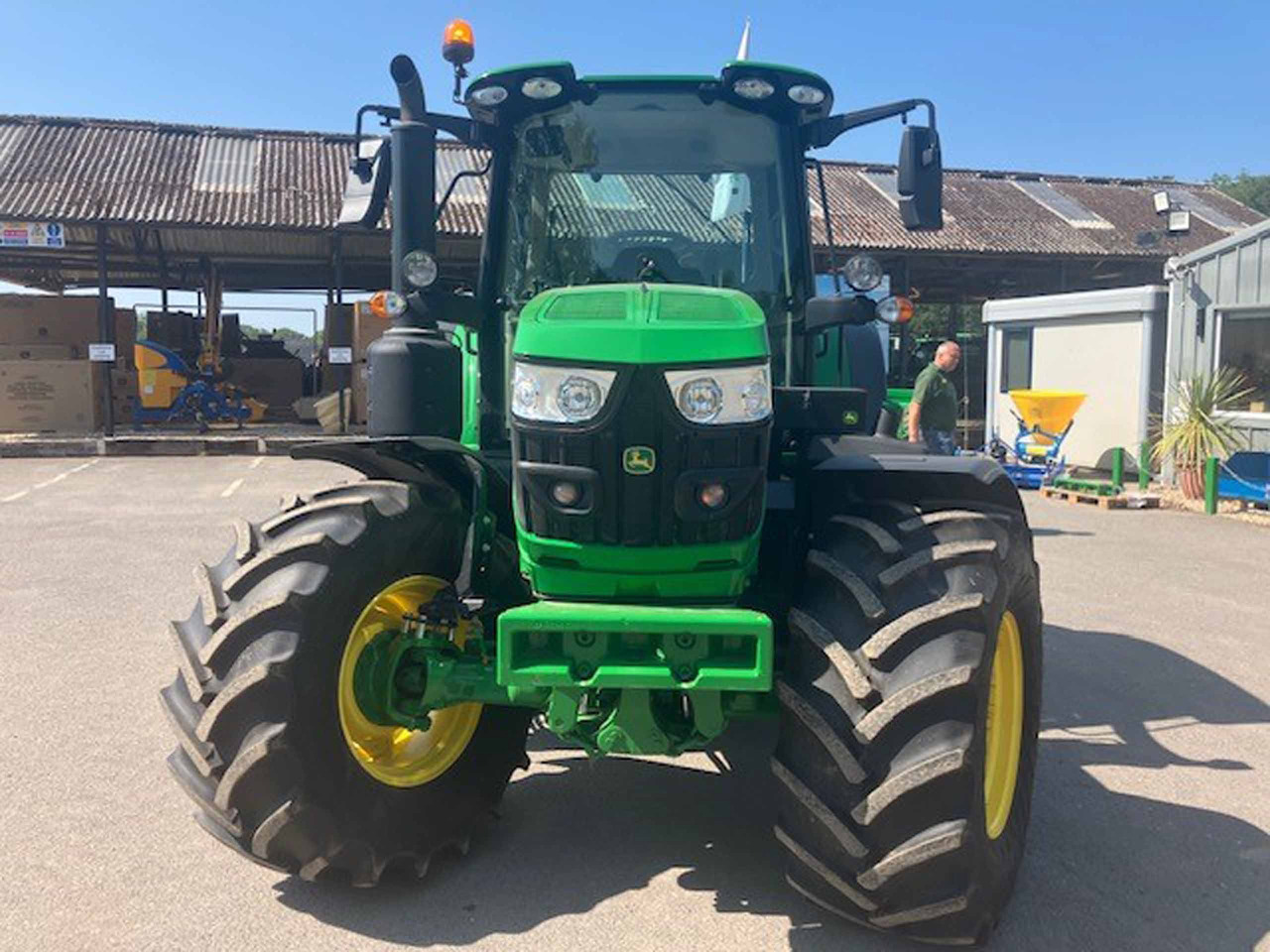 John Deere 6140M - Трактор: фото 4 John Deere 6140M - Трактор: фото 4