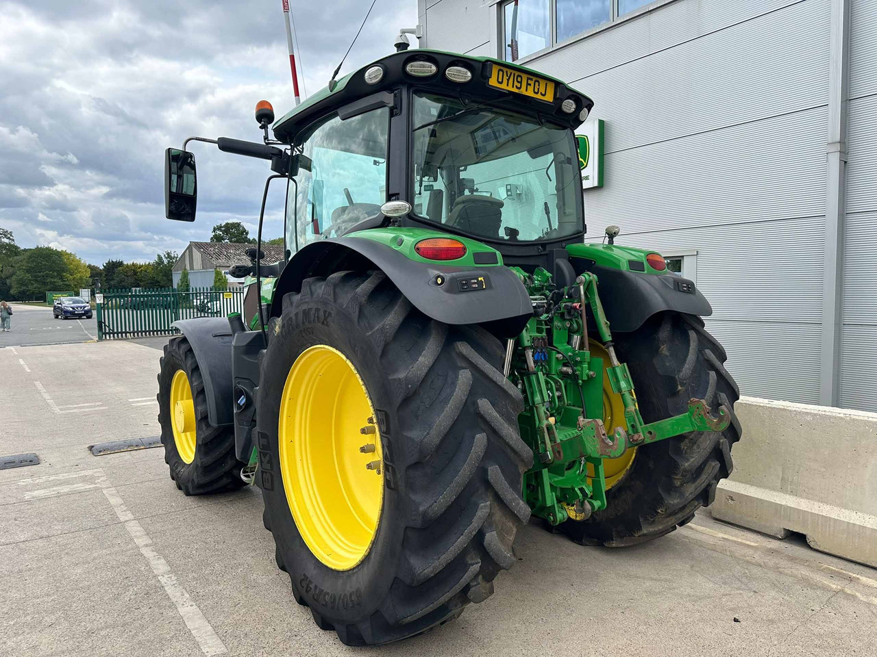 John Deere 6155R - Трактор: фото 4 John Deere 6155R - Трактор: фото 4