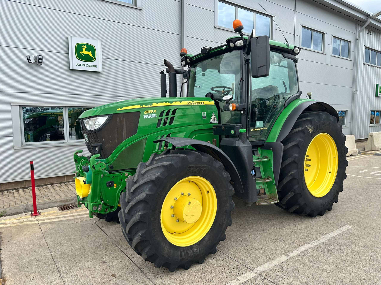 John Deere 6155R - Трактор: фото 1 John Deere 6155R - Трактор: фото 1