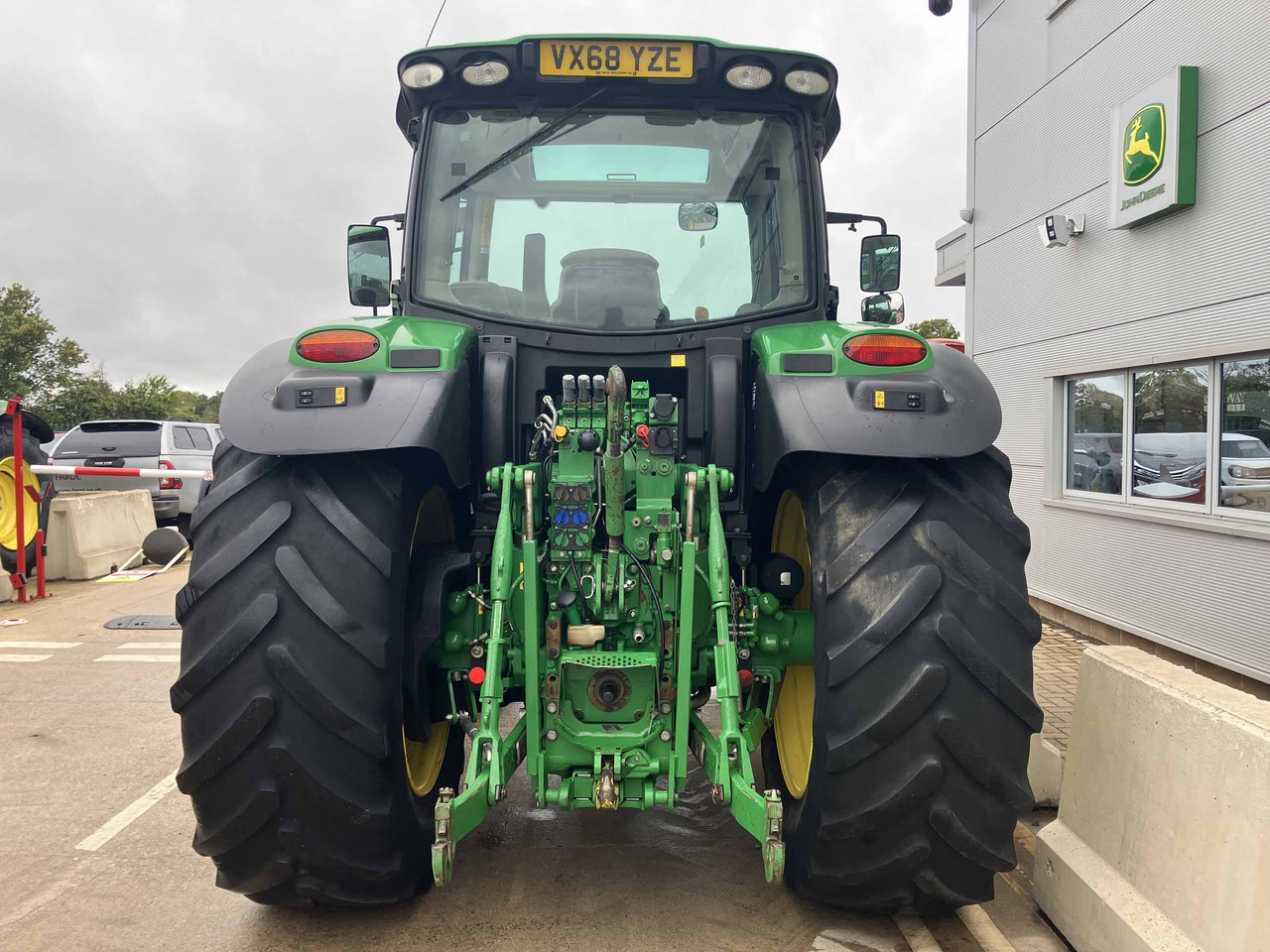 John Deere 6155R - Трактор: фото 4 John Deere 6155R - Трактор: фото 4