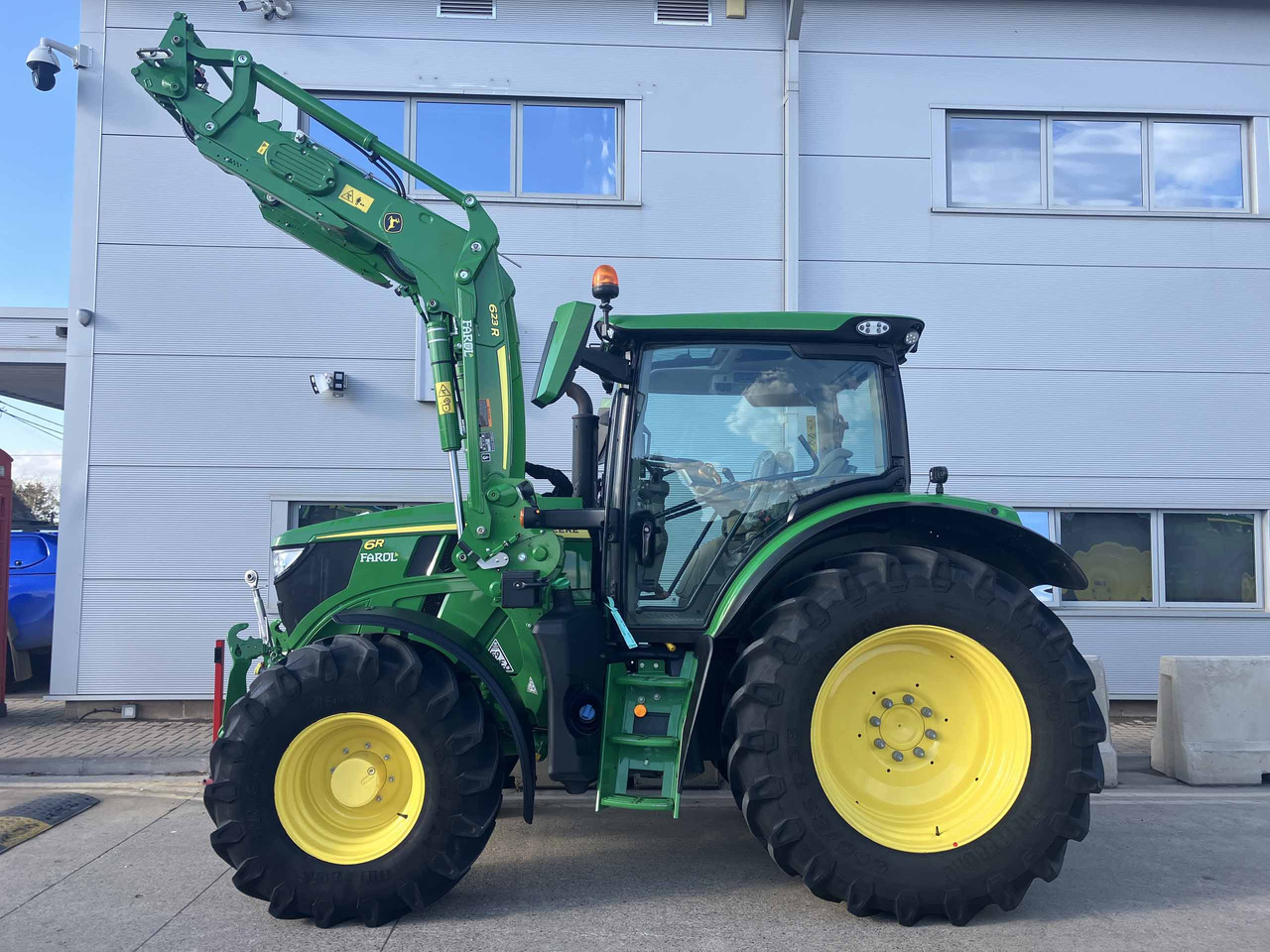 John Deere 6R 150 & 623R Loader - Трактор: фото 2 John Deere 6R 150 & 623R Loader - Трактор: фото 2