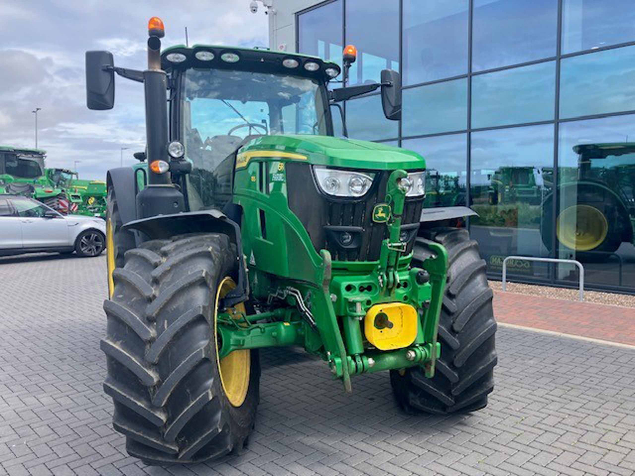 John Deere 6R 155 - Трактор: фото 1 John Deere 6R 155 - Трактор: фото 1