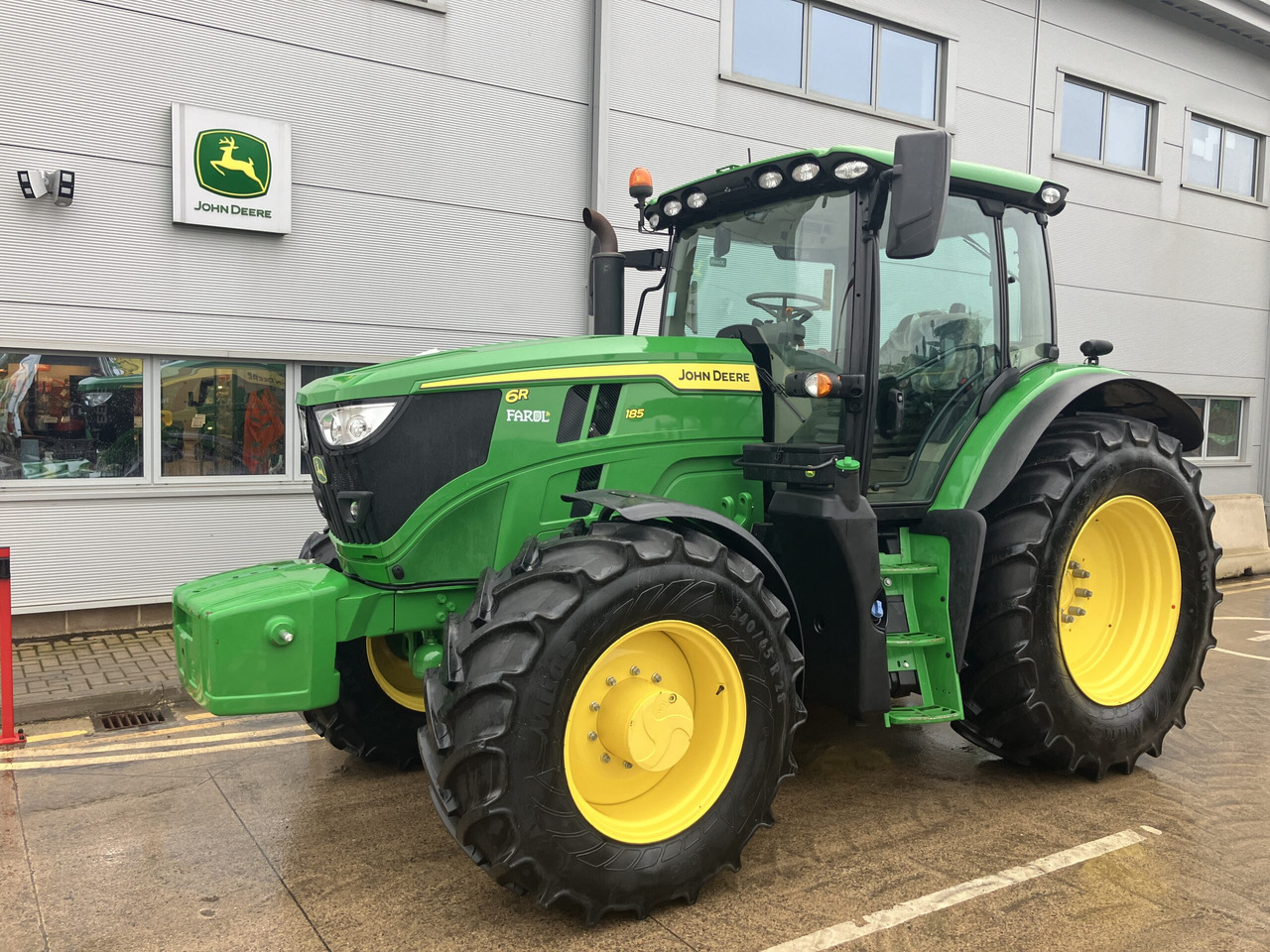 John Deere 6R 185 - Трактор: фото 1 John Deere 6R 185 - Трактор: фото 1