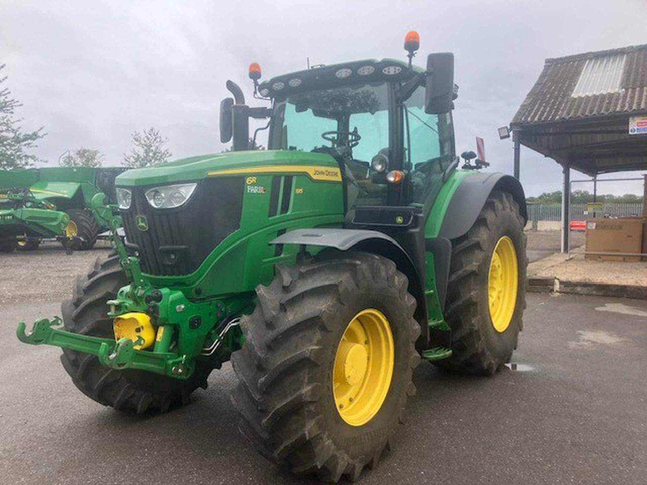 John Deere 6R 195 - Трактор: фото 1 John Deere 6R 195 - Трактор: фото 1