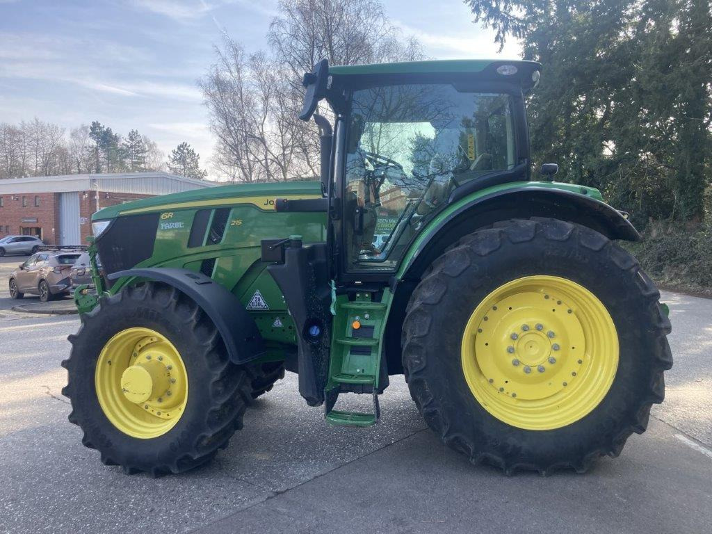 John Deere 6R 215 - Трактор: фото 3 John Deere 6R 215 - Трактор: фото 3