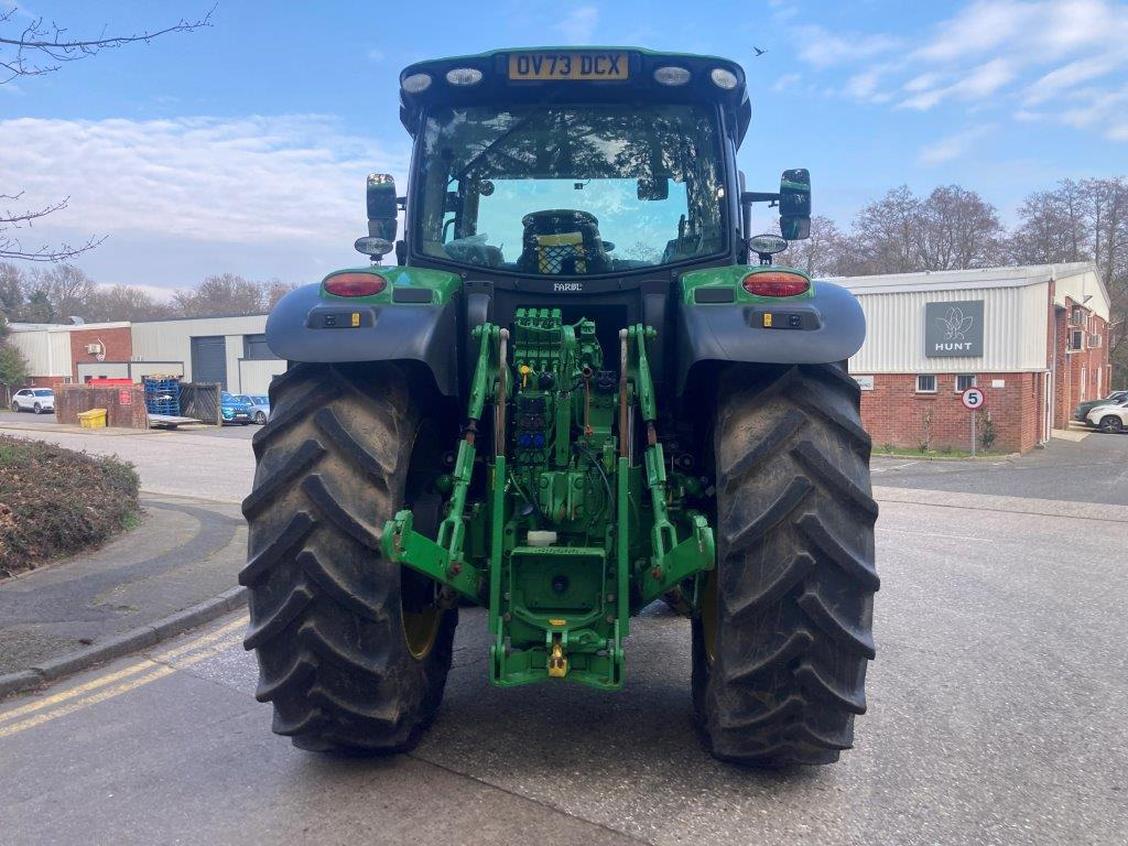 John Deere 6R 215 - Трактор: фото 4 John Deere 6R 215 - Трактор: фото 4